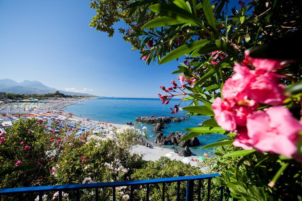 Grand Hotel De Rose Scalea Eksteriør billede